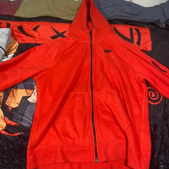 Old season Nike tech (red)